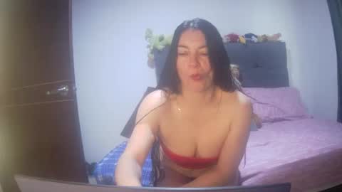 Snapshot of renata_hot1 chatting on 10/06/25, 10:07 renata_hot1 online show from 10/06/25, 10:07