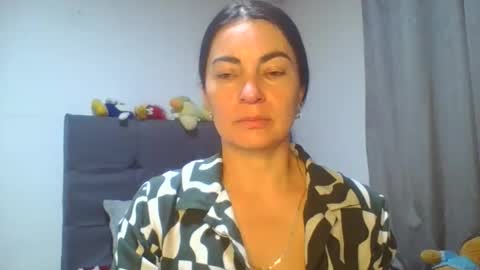 Snapshot of renata_hot1 chatting on 04/21/26, 01:42 renata_hot1 online show from 04/21/26, 01:42