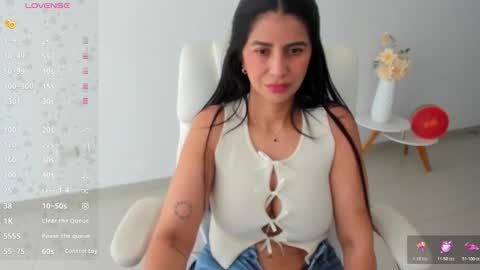 Snapshot of renata_t_ chatting on 10/24/25, 04:58 RENATA online show from 10/24/25, 04:58