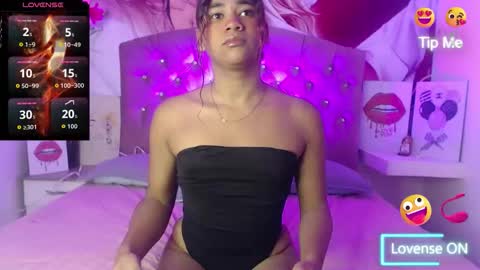 Snapshot of renata_valentina chatting on 05/11/26, 12:00 RENATA VALENTINA online show from 05/11/26, 12:00