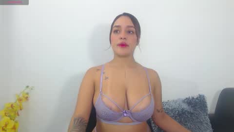 renatabrownn28 online show from 04/17/26, 09:23