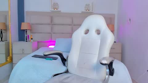 Renata online show from 12/04/25, 02:26