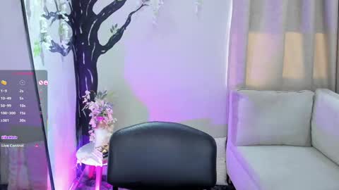 Snapshot of renataruiz_rr chatting on 09/24/25, 11:57 online show from 09/24/25, 11:57