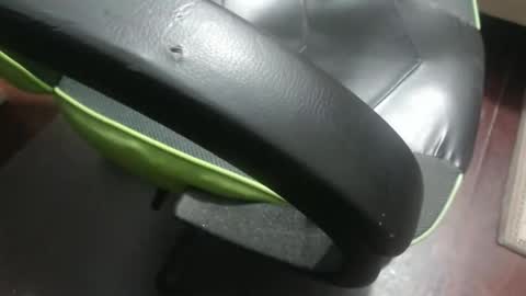 Snapshot of renato113 chatting on 10/29/25, 12:57 renato113 online show from 10/29/25, 12:57