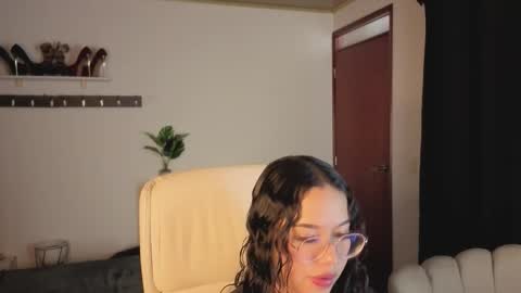 renaxi_smith online show from 09/28/25, 08:14