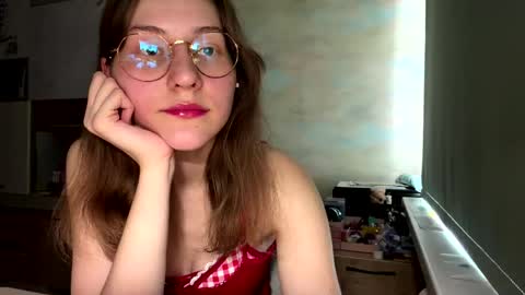 Mia online show from 04/14/26, 12:11