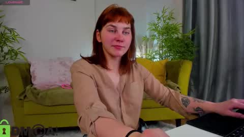 rene_shine online show from 11/14/25, 03:22