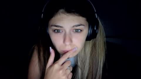 Snapshot of renee_loah chatting on 06/01/26, 09:16 renee_loah online show from 06/01/26, 09:16