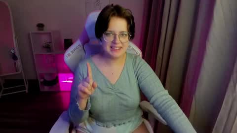 Snapshot of renee_turner chatting on 12/07/24, 04:25 renee_turner online show from 12/07/24, 04:25