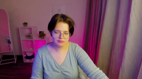 Snapshot of renee_turner chatting on 12/08/24, 02:18 renee_turner online show from 12/08/24, 02:18