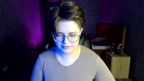 Snapshot of renee_turner chatting on 12/12/24, 01:43 renee_turner online show from 12/12/24, 01:43