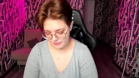 Snapshot of renee_turner chatting on 12/15/24, 12:29 renee_turner online show from 12/15/24, 12:29