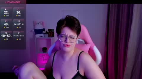 Snapshot of renee_turner chatting on 12/29/24, 01:13 renee_turner online show from 12/29/24, 01:13