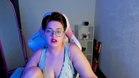 Snapshot of renee_turner chatting on 01/10/25, 04:54 renee_turner online show from 01/10/25, 04:54
