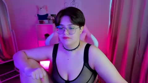 Snapshot of renee_turner chatting on 01/14/25, 07:59 renee_turner online show from 01/14/25, 07:59
