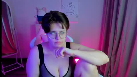 Snapshot of renee_turner chatting on 01/14/25, 02:11 renee_turner online show from 01/14/25, 02:11