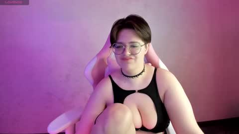 Snapshot of renee_turner chatting on 01/15/25, 09:30 renee_turner online show from 01/15/25, 09:30