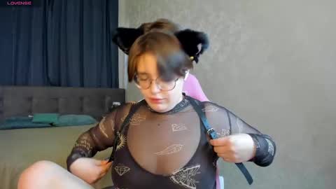 Snapshot of renee_turner chatting on 03/03/25, 08:16 renee_turner online show from 03/03/25, 08:16