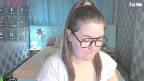Snapshot of renee_turner chatting on 09/22/25, 08:16 renee_turner online show from 09/22/25, 08:16