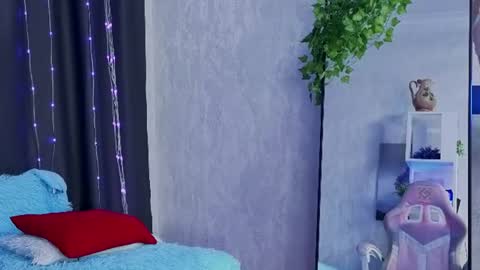Christina online show from 07/17/26, 05:18