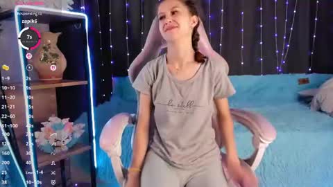 Christina online show from 08/06/26, 05:15