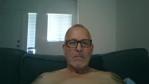Snapshot of renewaz chatting on 04/18/26, 06:23 Renewaz online show from 04/18/26, 06:23