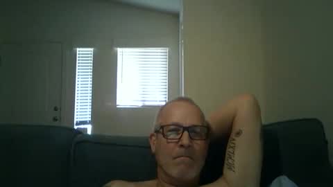 Snapshot of renewaz chatting on 04/18/26, 07:07 Renewaz online show from 04/18/26, 07:07