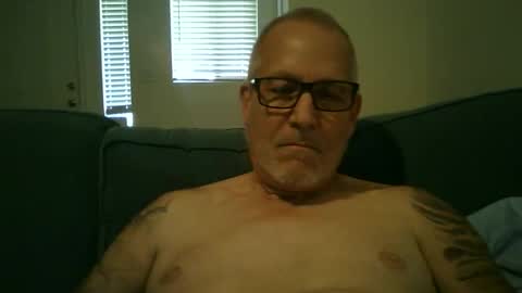 Snapshot of renewaz chatting on 04/18/26, 07:58 Renewaz online show from 04/18/26, 07:58
