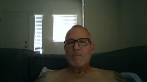 Snapshot of renewaz chatting on 04/19/26, 05:34 Renewaz online show from 04/19/26, 05:34