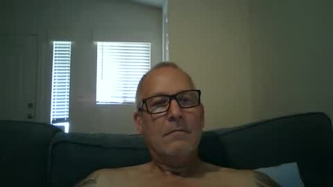 Snapshot of renewaz chatting on 04/21/26, 06:55 Renewaz online show from 04/21/26, 06:55
