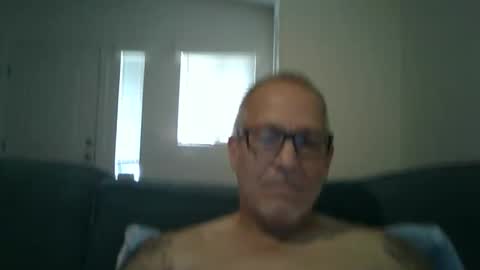 Snapshot of renewaz chatting on 04/22/26, 06:53 Renewaz online show from 04/22/26, 06:53