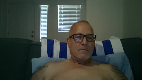 Snapshot of renewaz chatting on 05/18/26, 07:31 Renewaz online show from 05/18/26, 07:31