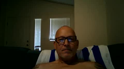 Snapshot of renewaz chatting on 05/24/26, 01:32 Renewaz online show from 05/24/26, 01:32