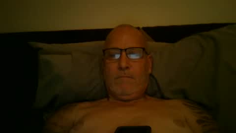 Snapshot of renewaz chatting on 05/26/26, 03:24 Renewaz online show from 05/26/26, 03:24