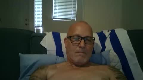 Snapshot of renewaz chatting on 05/26/26, 06:37 Renewaz online show from 05/26/26, 06:37
