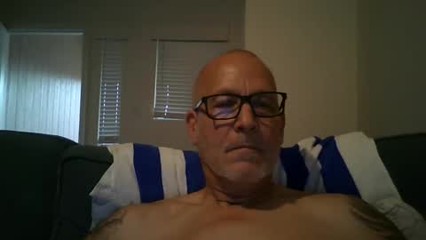 Snapshot of renewaz chatting on 05/27/26, 02:19 Renewaz online show from 05/27/26, 02:19