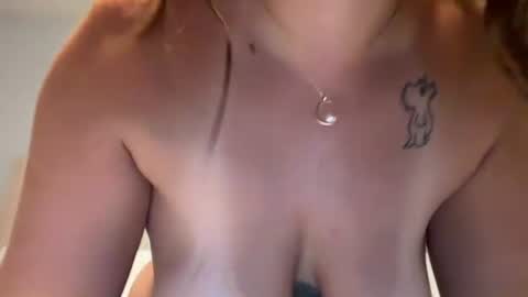 renimoonxo online show from 06/24/26, 10:25