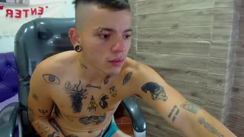 Snapshot of rennesanti chatting on 12/07/24, 04:09 R E N E online show from 12/07/24, 04:09