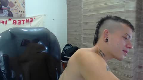 Snapshot of rennesanti chatting on 12/11/24, 04:28 R E N E online show from 12/11/24, 04:28