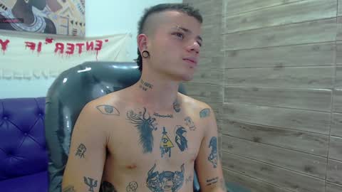 Snapshot of rennesanti chatting on 12/11/24, 11:19 R E N E online show from 12/11/24, 11:19