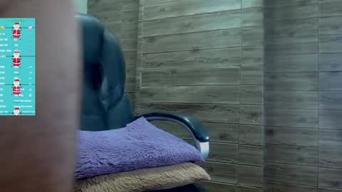 Snapshot of rennesanti chatting on 12/14/24, 11:18 R E N E online show from 12/14/24, 11:18