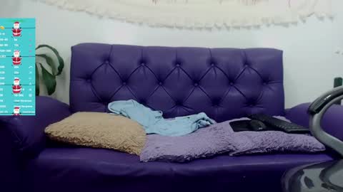 Snapshot of rennesanti chatting on 12/28/24, 10:25 R E N E online show from 12/28/24, 10:25