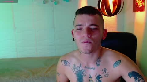 Snapshot of rennesanti chatting on 01/05/25, 12:21 R E N E online show from 01/05/25, 12:21