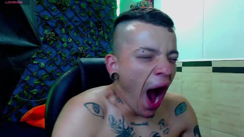 Snapshot of rennesanti chatting on 01/12/25, 09:30 R E N E online show from 01/12/25, 09:30