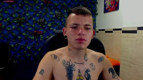 Snapshot of rennesanti chatting on 01/14/25, 03:43 R E N E online show from 01/14/25, 03:43