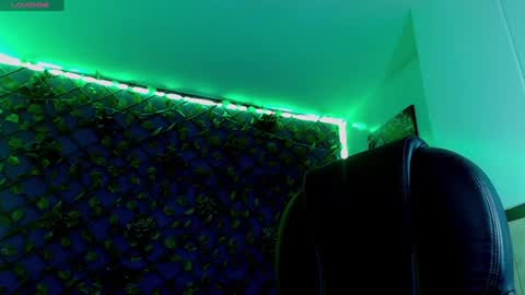 Snapshot of rennesanti chatting on 01/23/25, 08:36 R E N E online show from 01/23/25, 08:36