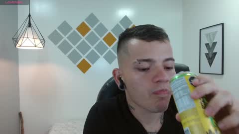 Snapshot of rennesanti chatting on 01/29/25, 04:26 R E N E online show from 01/29/25, 04:26