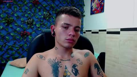 Snapshot of rennesanti chatting on 02/19/25, 04:34 R E N E online show from 02/19/25, 04:34