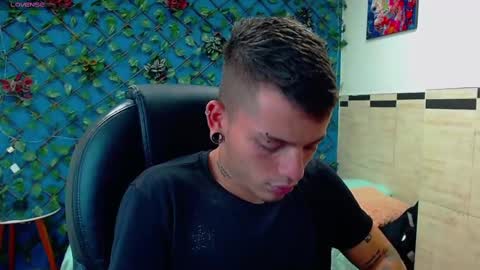 Snapshot of rennesanti chatting on 02/20/25, 04:50 R E N E online show from 02/20/25, 04:50