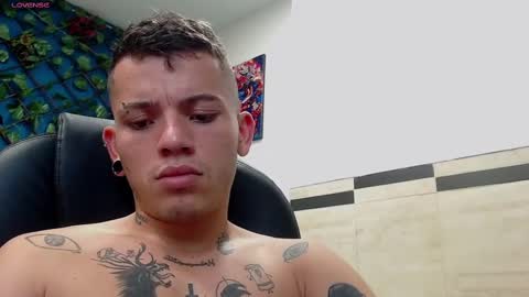 Snapshot of rennesanti chatting on 02/25/25, 07:52 R E N E online show from 02/25/25, 07:52